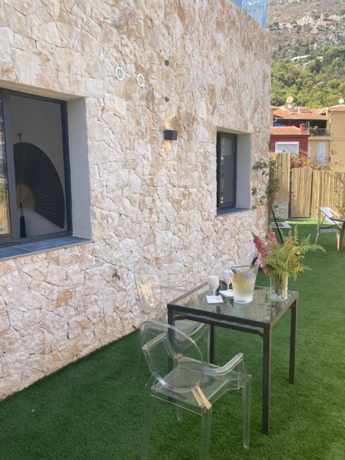 Un Coin De Paradis Avec Vue Et Jardin *